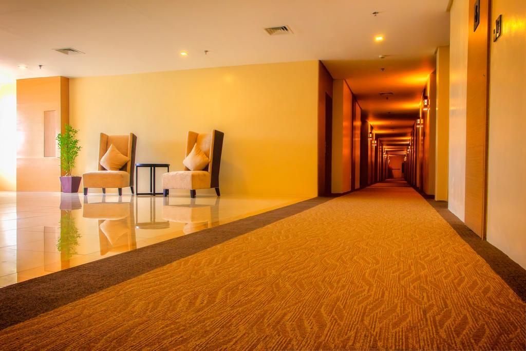 Royce Hotel & Casino Clark Field Kamer foto